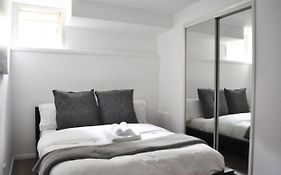 Cozy 1 Bd Suite Centrally Located North Vancouver